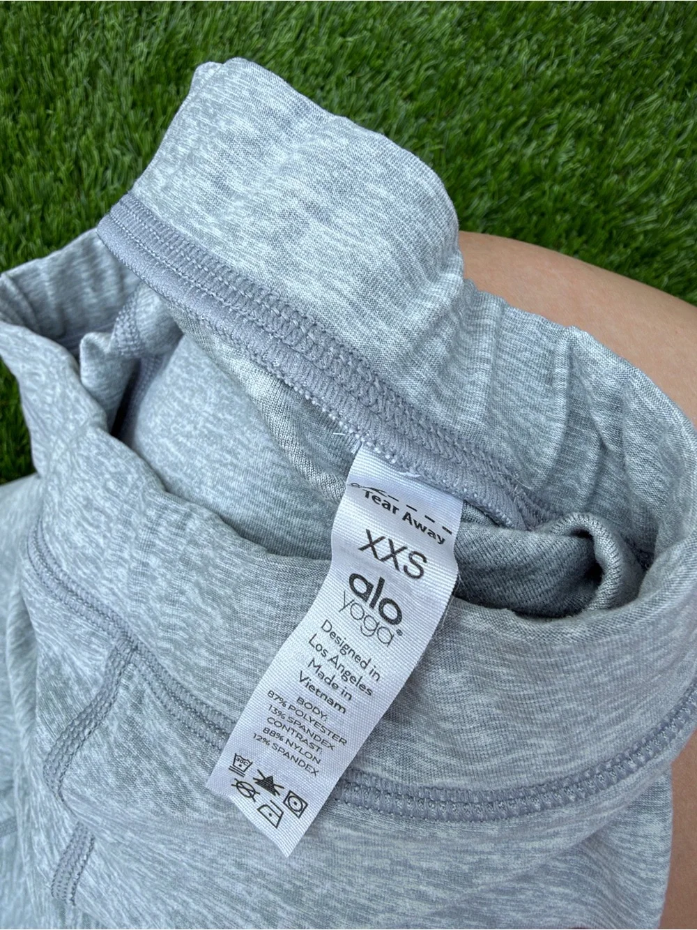 ALO Yoga Women’s Light Heather Gray Athletic leggings